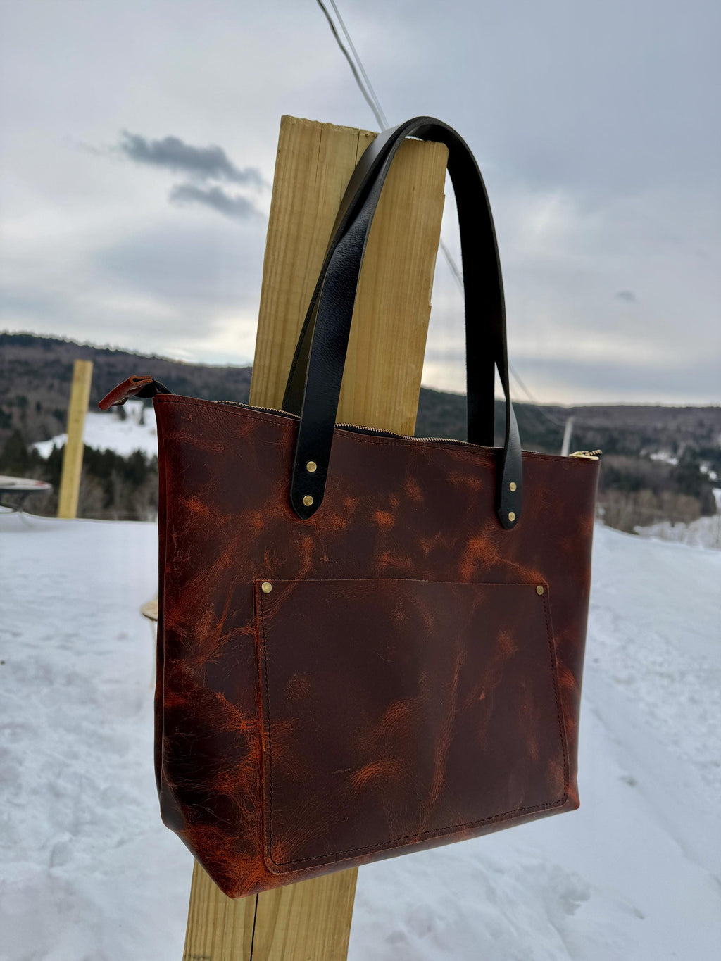 Idlewilde Zip Tote Bag in Lava