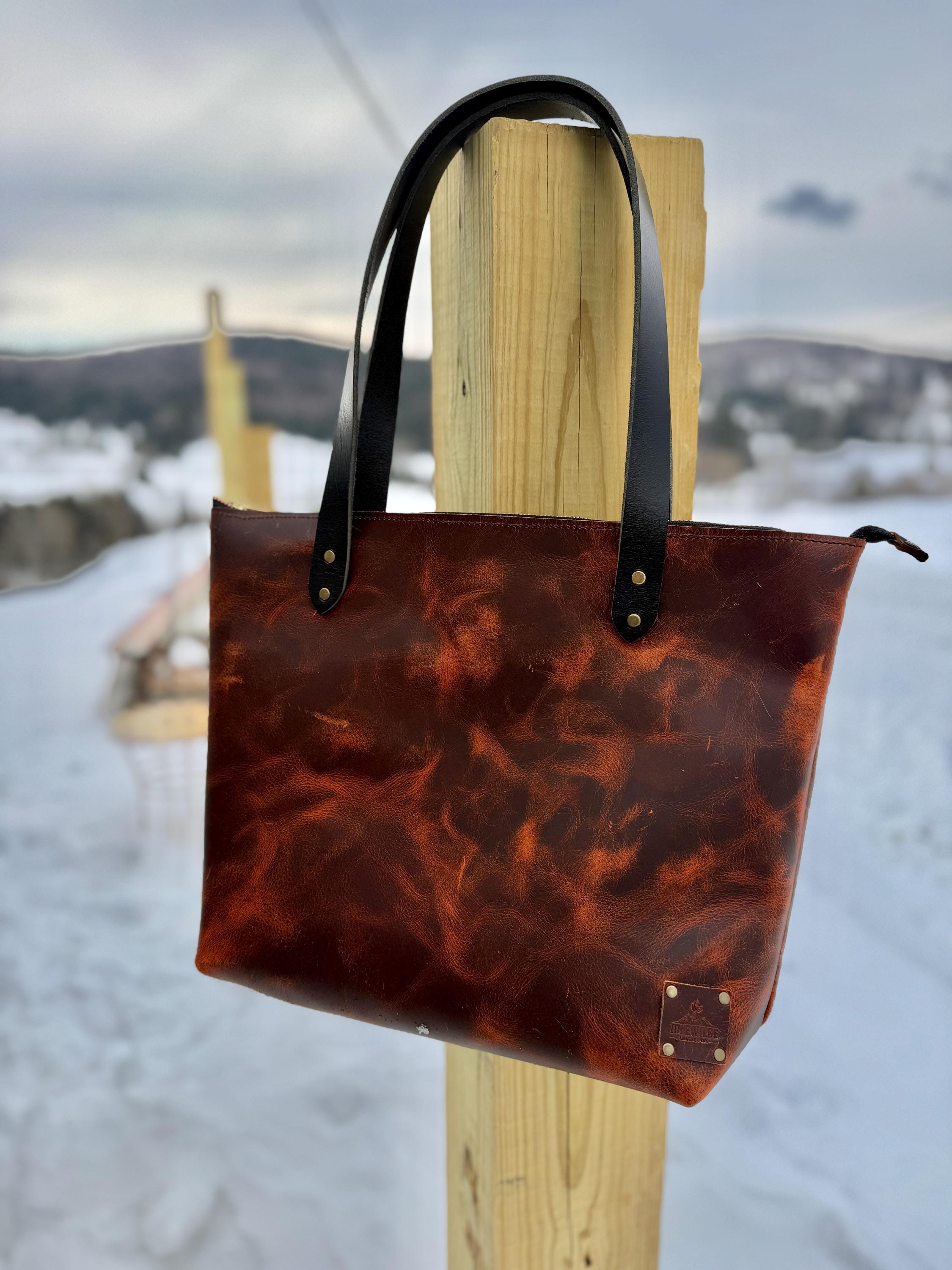 Idlewilde Zip Tote Bag in Lava