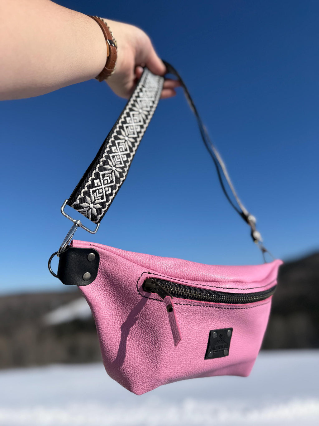 Angwin Sling Bag in Pink