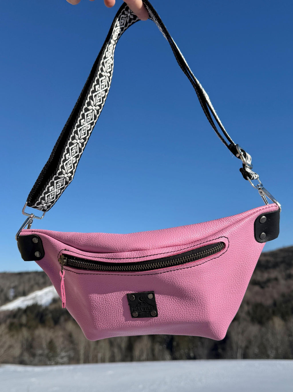 Angwin Sling Bag in Pink