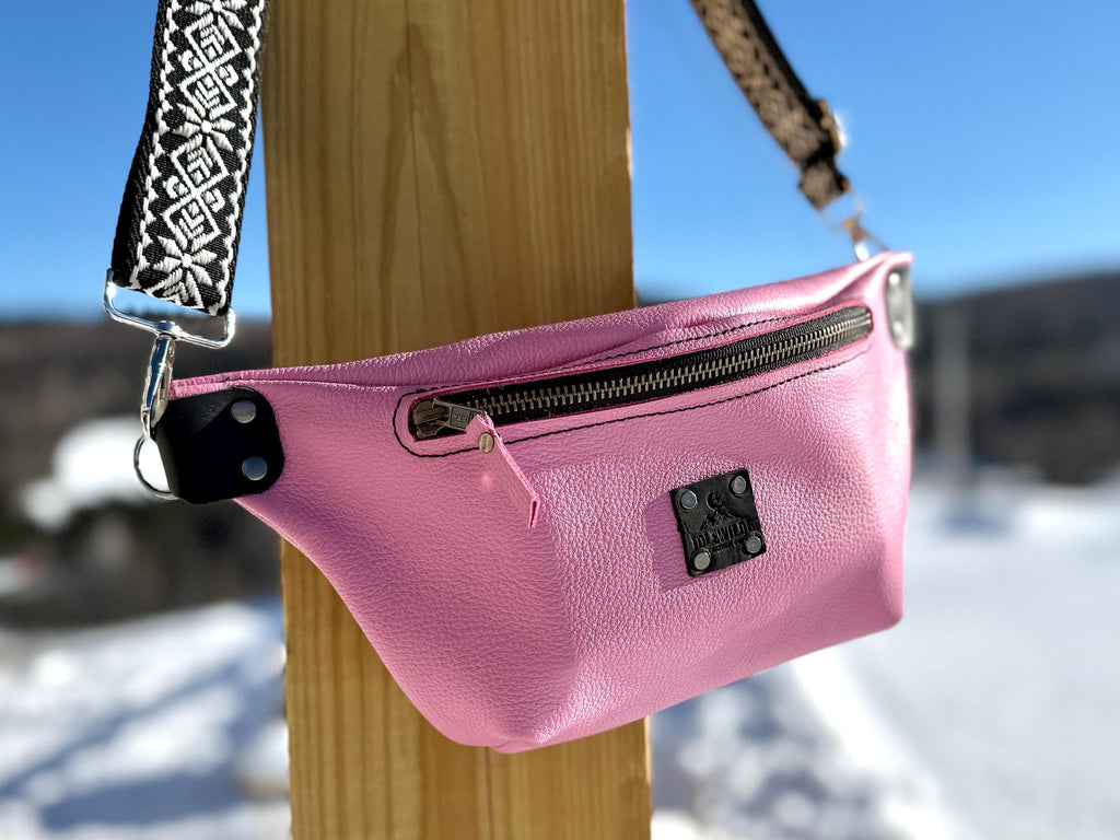 Angwin Sling Bag in Pink